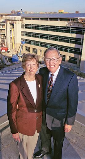 Jim and Virginia Stowers on the rooftop of the Stowers Institute